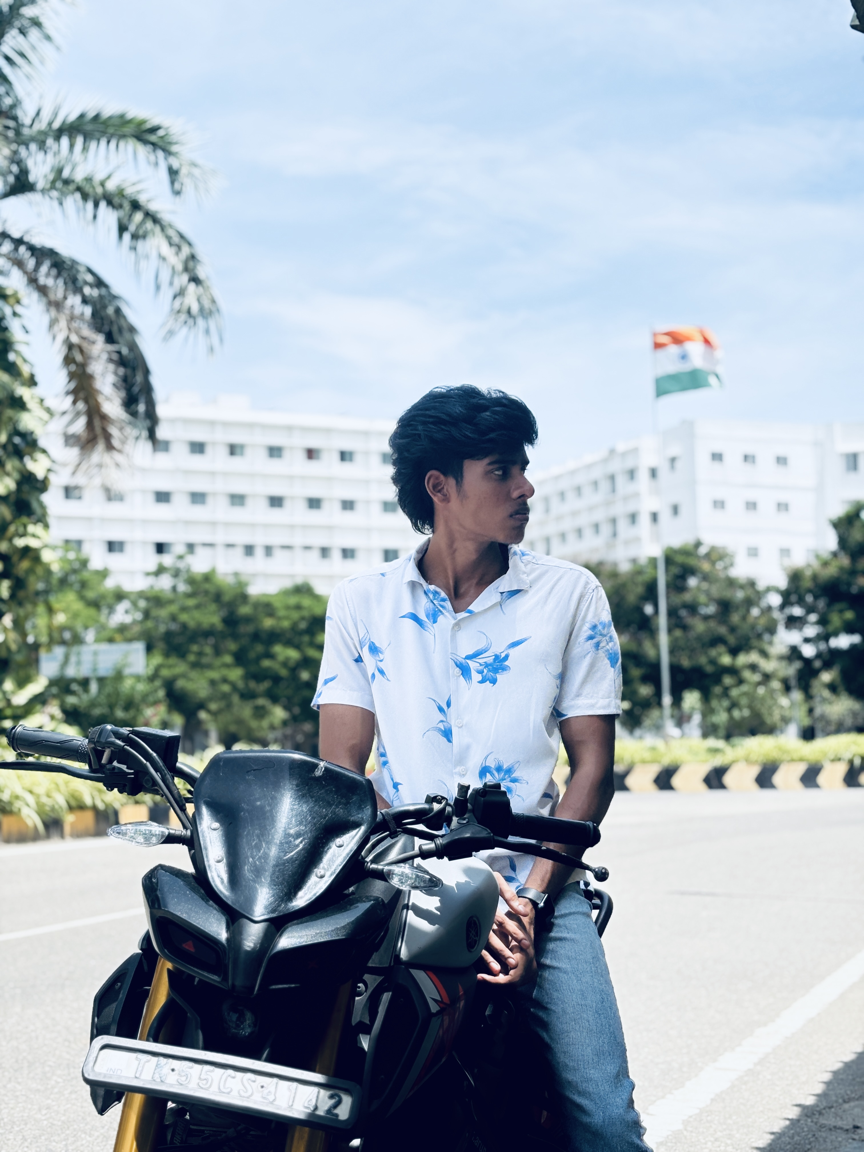 Arasu R